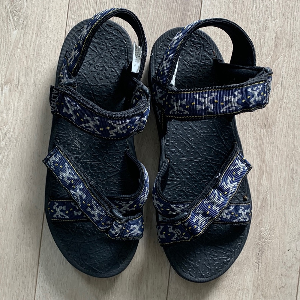Altra - 11 canvas sandals blue and black